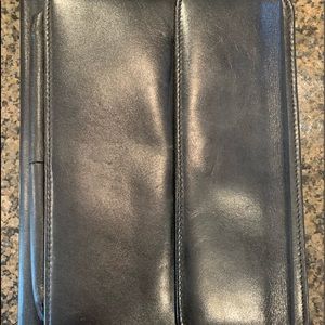 Franklin Covey Quest leather planner binder. Black. Excellent condition.